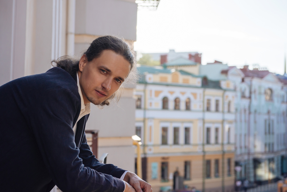 ПЕТР БЕЛ
