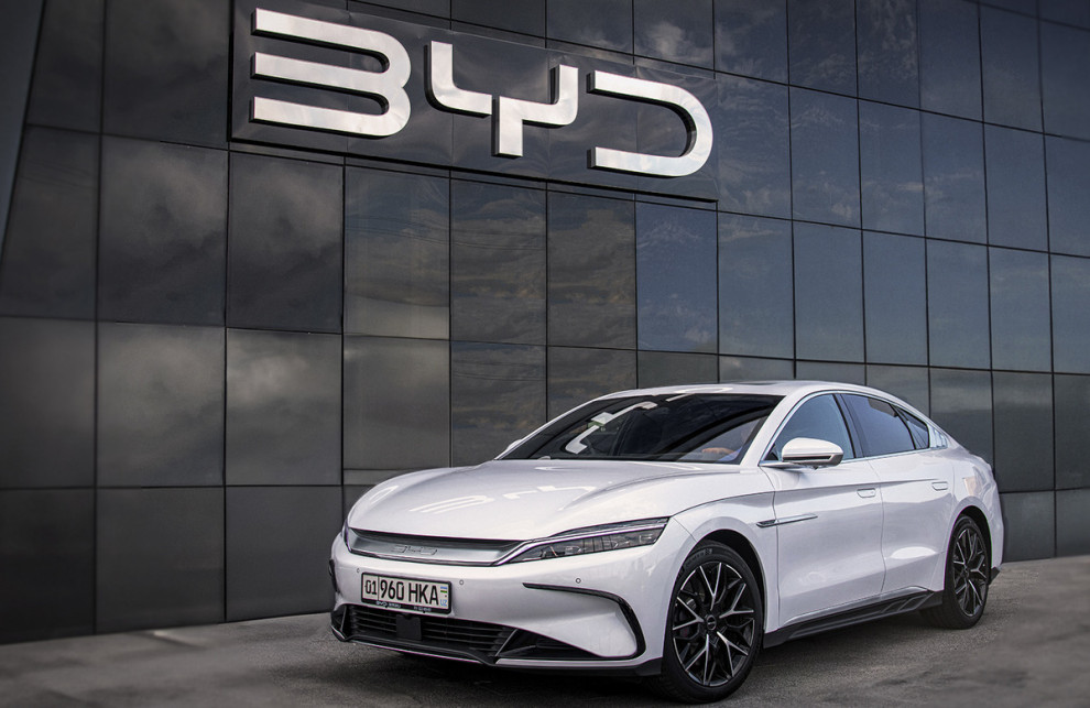 Китайська компанія BYD залучила $5,59 млрд від продажу акцій